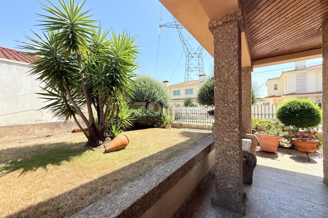Moradia T3 para Venda em Brito Foto 7