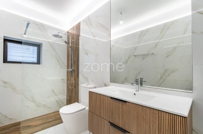 Apartamento T2 para Arrendamento em Lordelo do Ouro e Massarelos