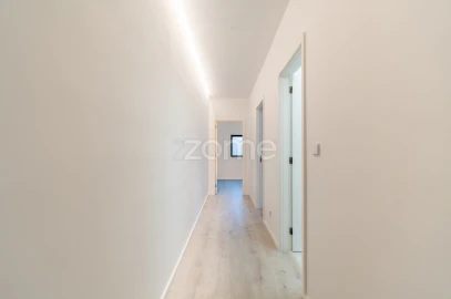 Apartamento T2 para Arrendamento em Lordelo do Ouro e Massarelos
