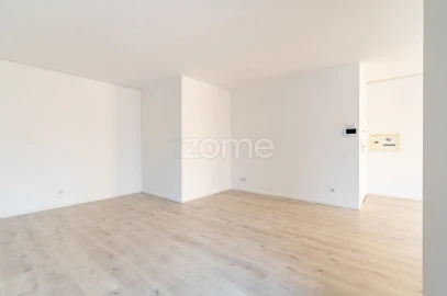 Apartamento T2 para Arrendamento em Lordelo do Ouro e Massarelos