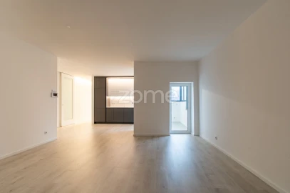 Apartamento T2 para Arrendamento em Lordelo do Ouro e Massarelos