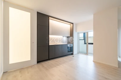 Apartamento T2 para Arrendamento em Lordelo do Ouro e Massarelos