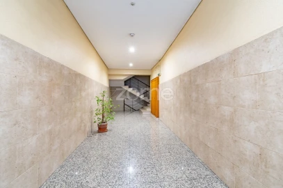 Apartamento T2 para Arrendamento em Lordelo do Ouro e Massarelos