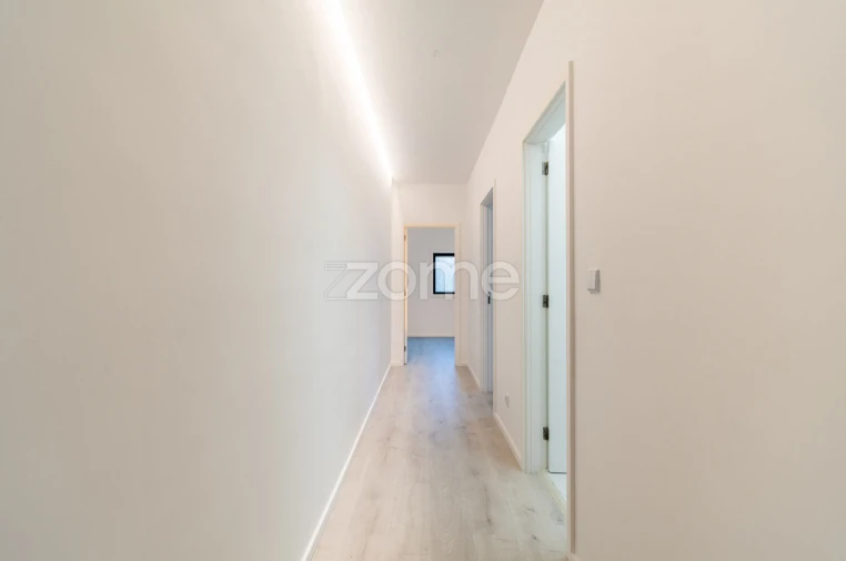 Apartamento T2 para Arrendamento em Lordelo do Ouro e Massarelos Foto 12