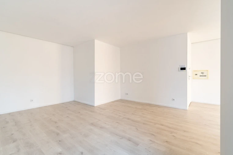 Apartamento T2 para Arrendamento em Lordelo do Ouro e Massarelos Foto 3