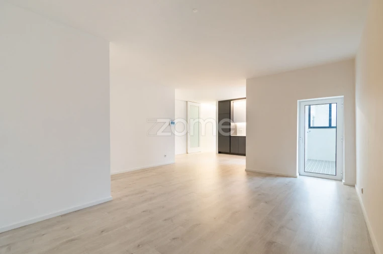 Apartamento T2 para Arrendamento em Lordelo do Ouro e Massarelos Foto 22