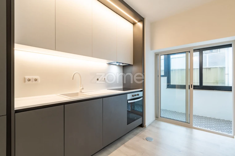 Apartamento T2 para Arrendamento em Lordelo do Ouro e Massarelos Foto 5