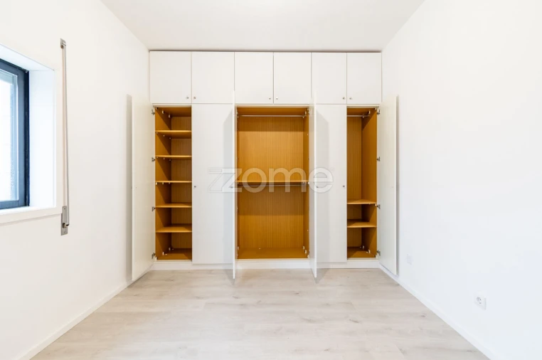 Apartamento T2 para Arrendamento em Lordelo do Ouro e Massarelos Foto 15