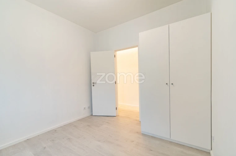 Apartamento T2 para Arrendamento em Lordelo do Ouro e Massarelos Foto 17