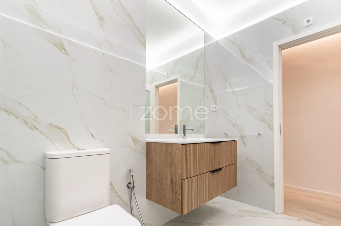 Apartamento T2 para Arrendamento em Lordelo do Ouro e Massarelos Foto 19