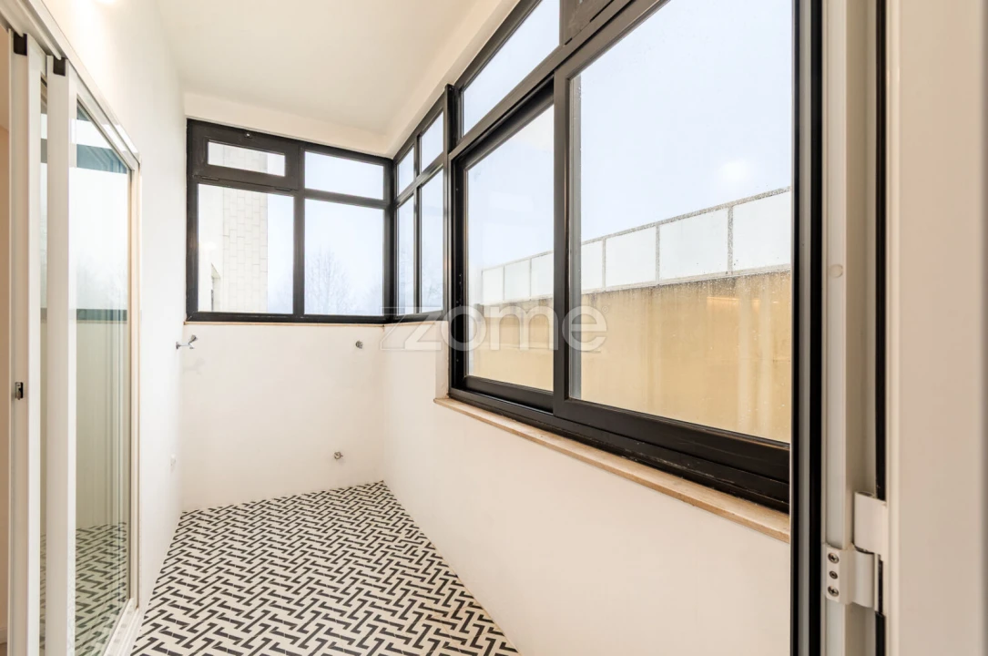 Apartamento T2 para Arrendamento em Lordelo do Ouro e Massarelos Foto 10