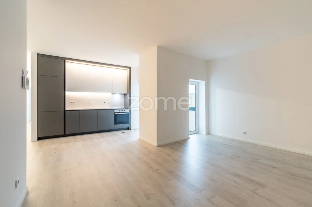 Apartamento T2 para Arrendamento em Lordelo do Ouro e Massarelos Foto 1