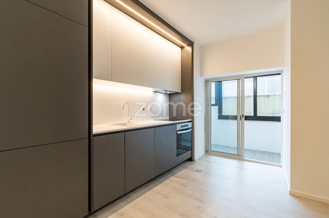 Apartamento T2 para Arrendamento em Lordelo do Ouro e Massarelos Foto 9