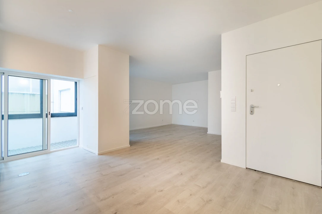 Apartamento T2 para Arrendamento em Lordelo do Ouro e Massarelos Foto 2