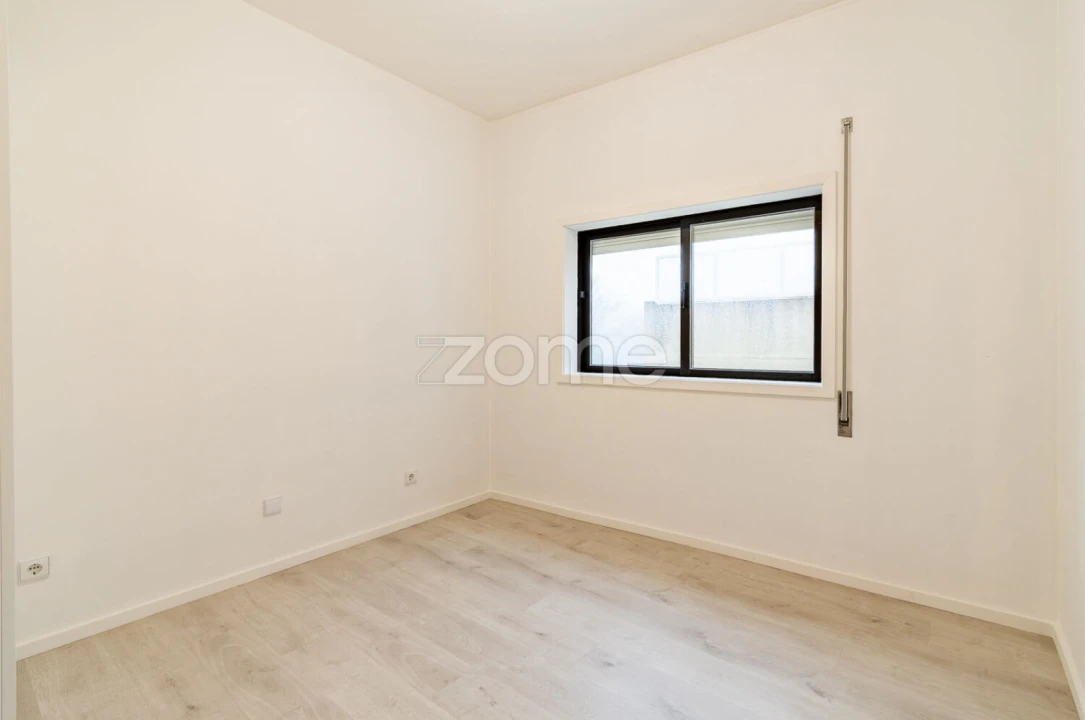 Apartamento T2 para Arrendamento em Lordelo do Ouro e Massarelos Foto 16