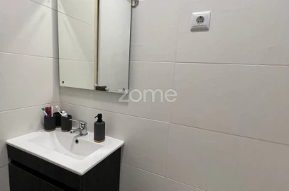 Moradia T8 para Venda em Santo Antonio dos Olivais