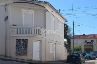 Moradia T8 para Venda em Santo Antonio dos Olivais