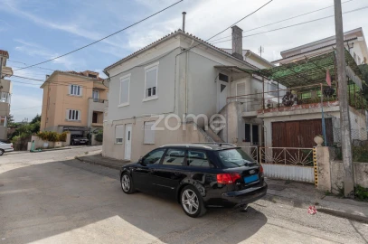 Moradia T8 para Venda em Santo Antonio dos Olivais