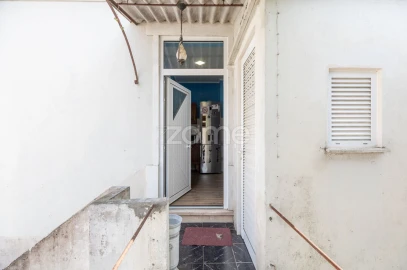 Moradia T8 para Venda em Santo Antonio dos Olivais