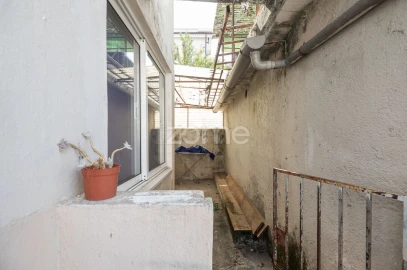 Moradia T8 para Venda em Santo Antonio dos Olivais