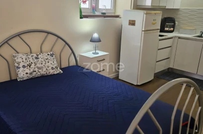 Moradia T8 para Venda em Santo Antonio dos Olivais