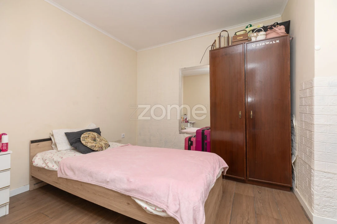 Moradia T8 para Venda em Santo Antonio dos Olivais Foto 36