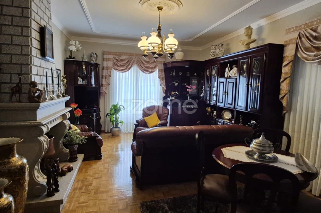 Moradia T4 para Venda em Vila Nova de Foz Côa Foto 1