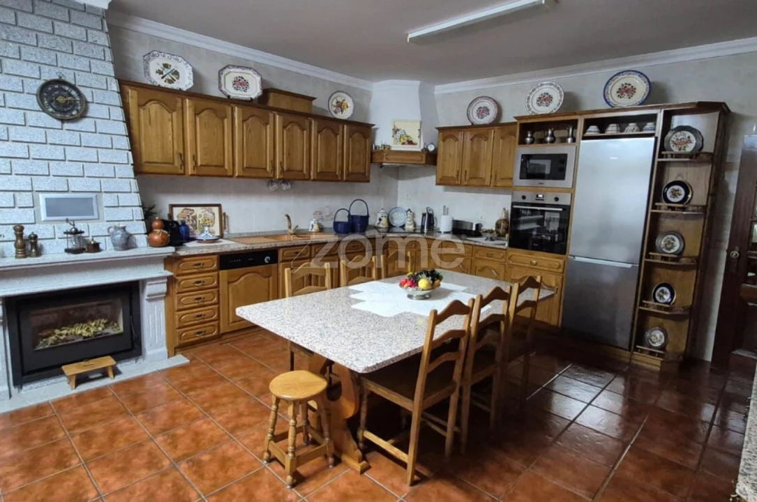 Moradia T4 para Venda em Vila Nova de Foz Côa Foto 36