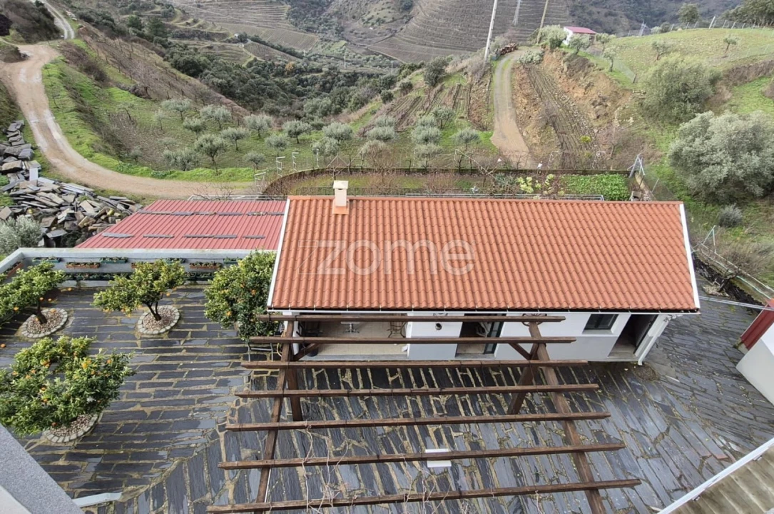 Moradia T4 para Venda em Vila Nova de Foz Côa Foto 12