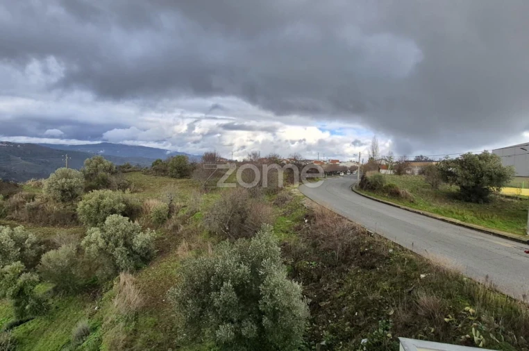 Moradia T4 para Venda em Vila Nova de Foz Côa Foto 14