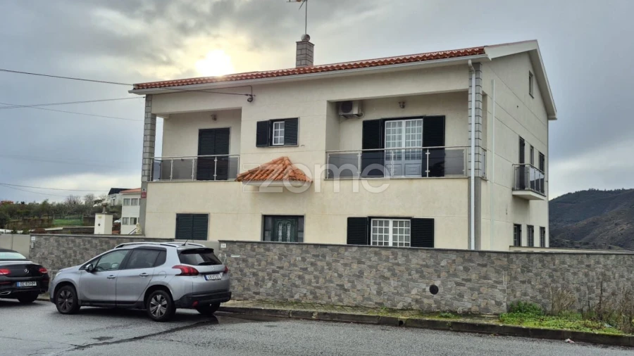 Moradia T4 para Venda em Vila Nova de Foz Côa