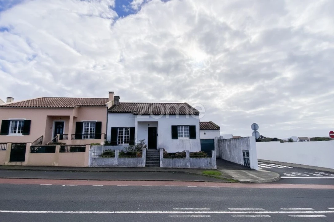 Moradia T4 para Venda em Ribeira Grande (Conceição) Foto 3