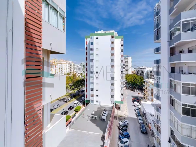 Apartamento T1 para Venda em Quarteira Foto 13