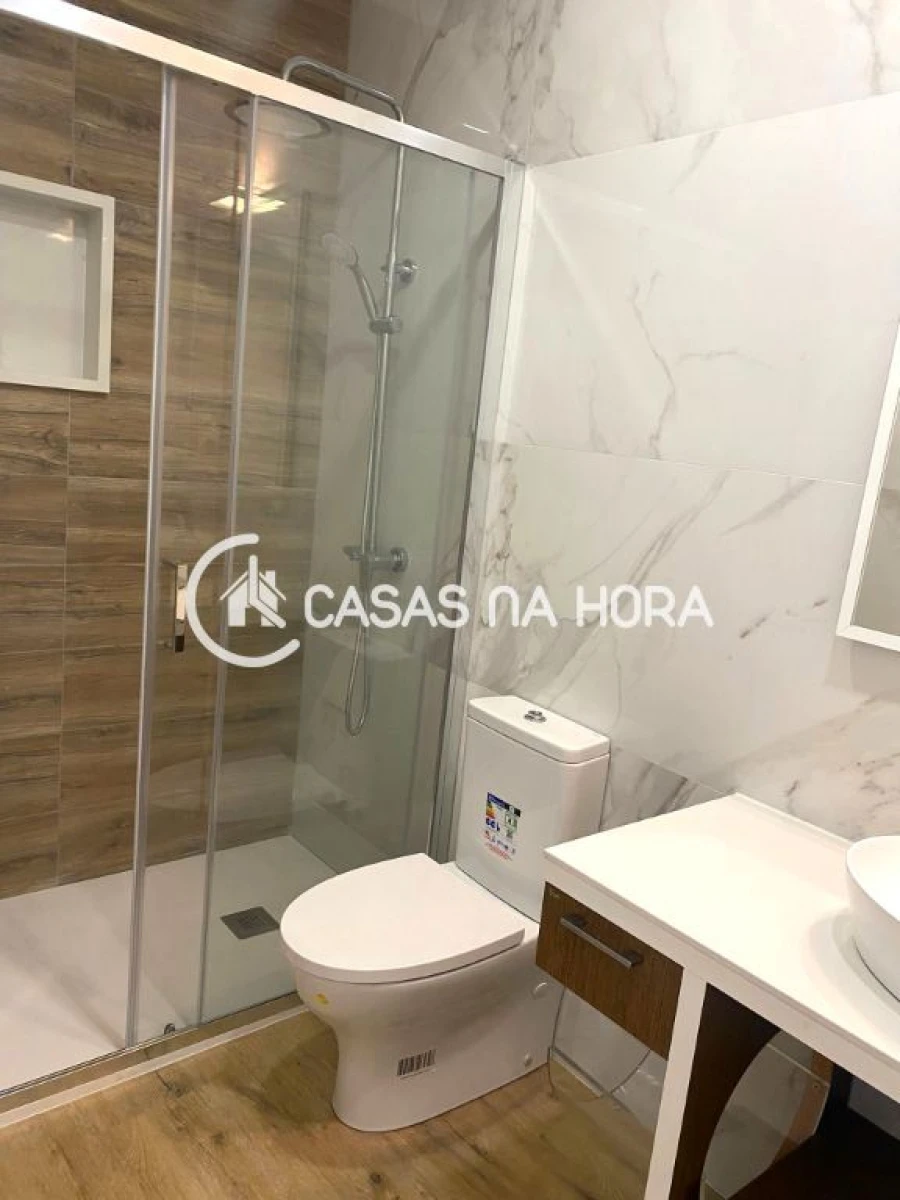 Apartamento T2 para Arrendamento em Almada, Cova da Piedade, Pragal e Cacilhas Foto 15