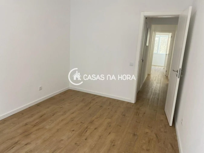 Apartamento T2 para Arrendamento em Almada, Cova da Piedade, Pragal e Cacilhas Foto 21