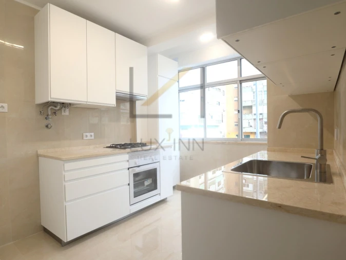 Apartamento T3 para Venda em Águas Livres Foto 3