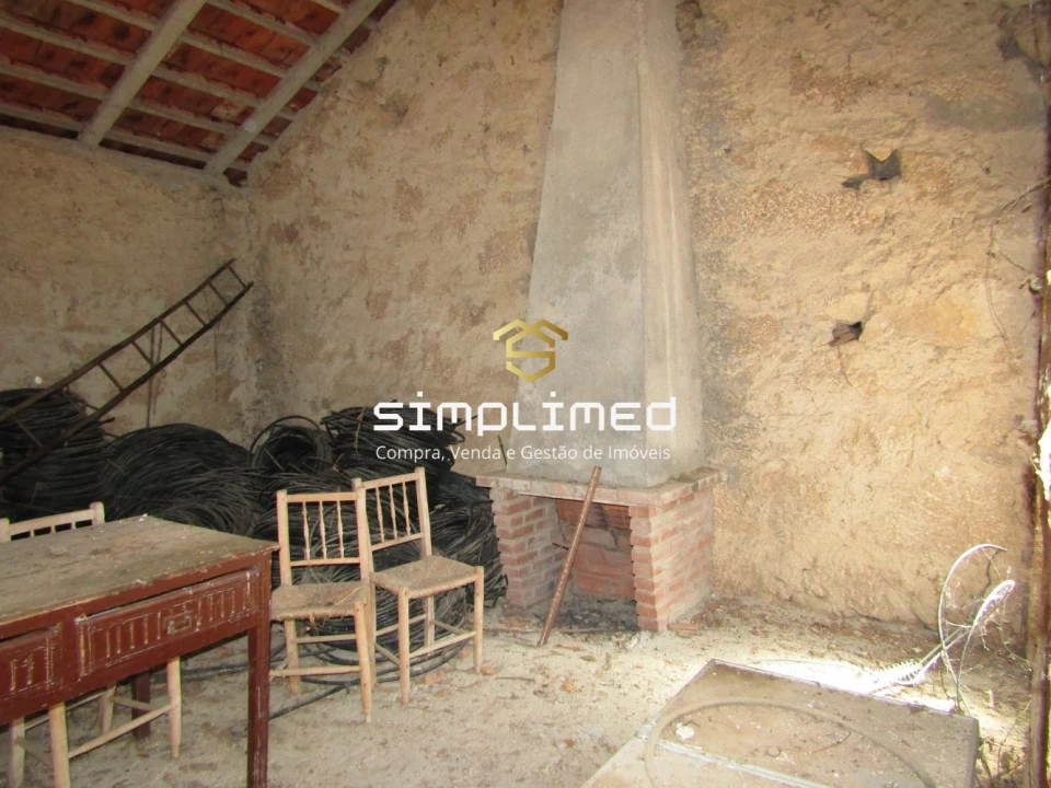 Quinta T0 para Venda em Peraboa Foto 4