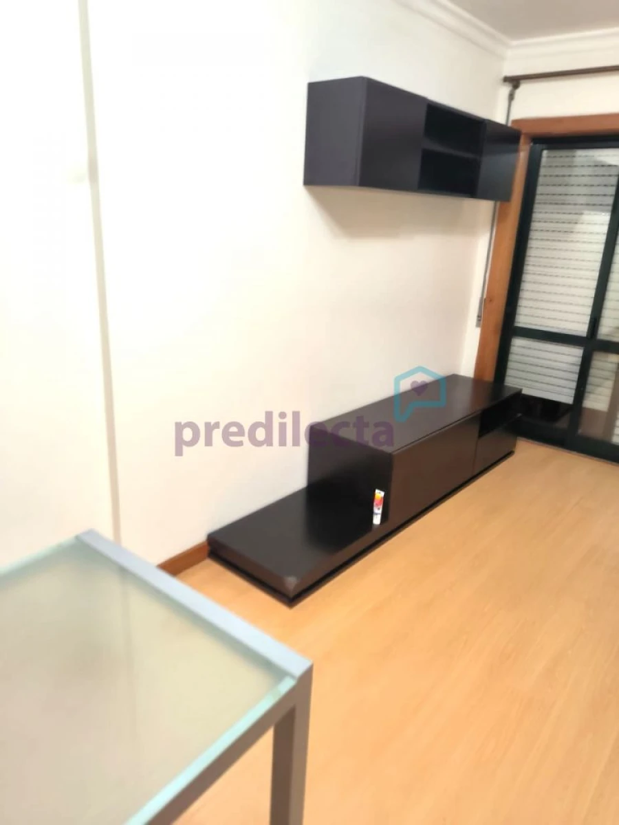 Apartamento T1 para Arrendamento em Paranhos Foto 6