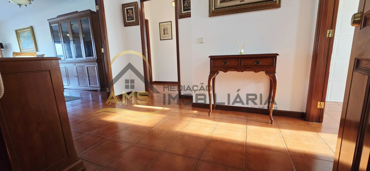 Apartamento T3 para Venda em Quinchães Foto 18