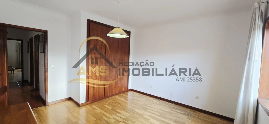 Apartamento T3 para Venda em Quinchães Foto 36
