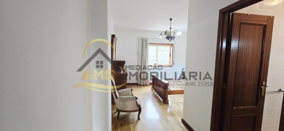 Apartamento T3 para Venda em Quinchães Foto 30