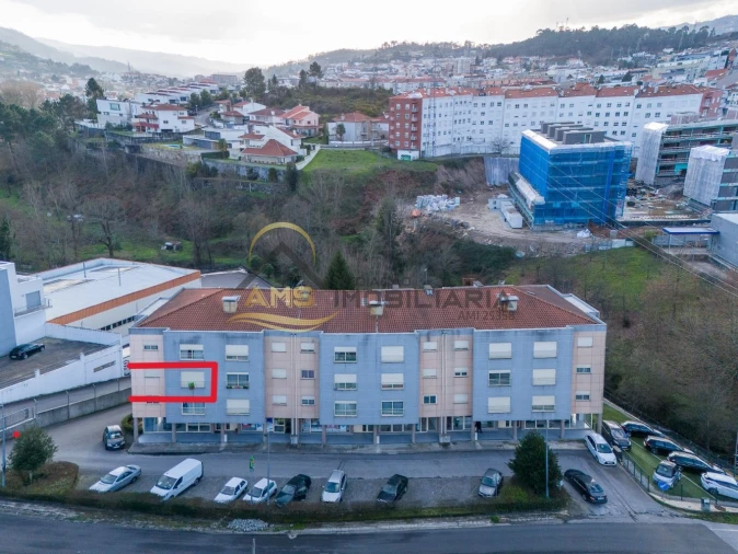 Apartamento T3 para Venda em Quinchães Foto 3