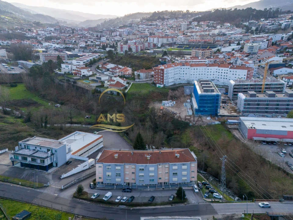 Apartamento T3 para Venda em Quinchães Foto 17