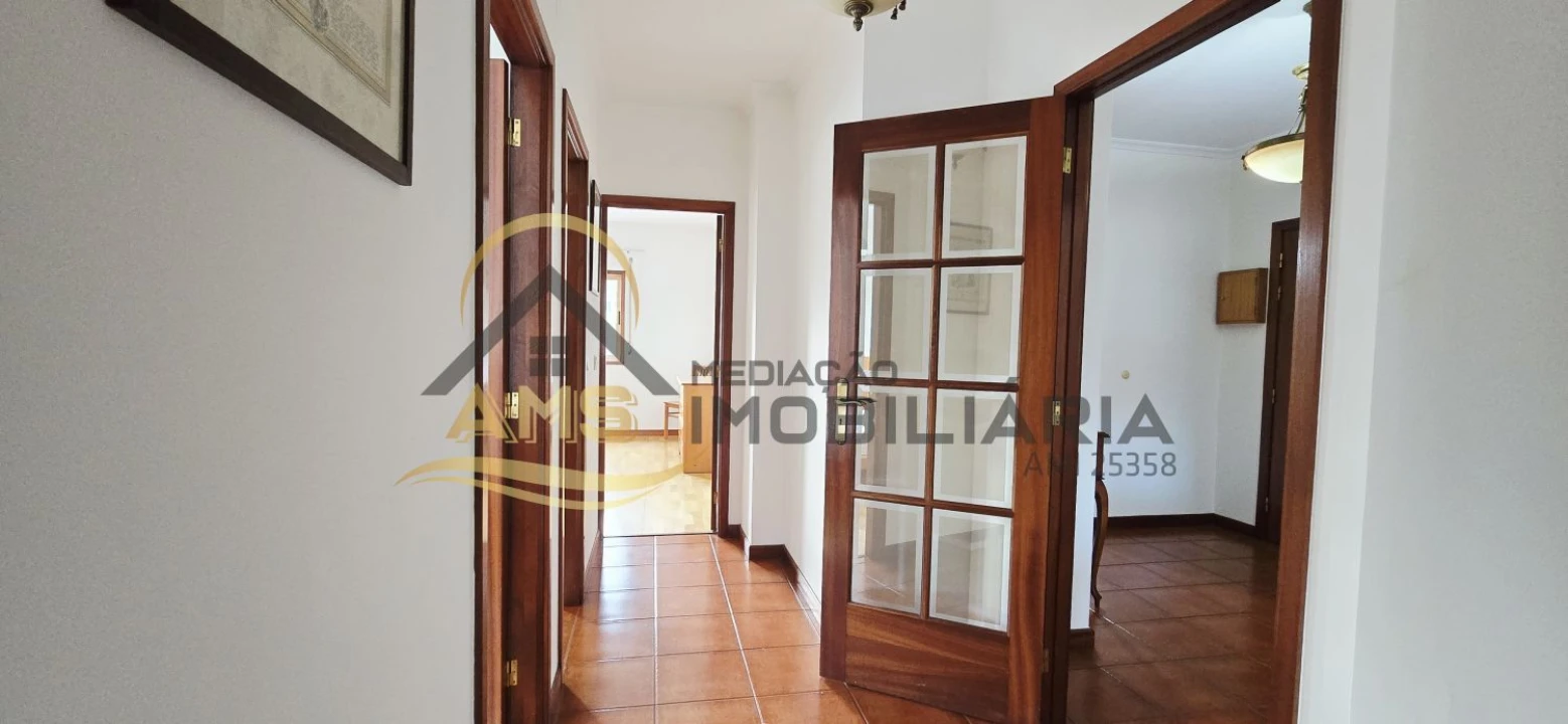 Apartamento T3 para Venda em Quinchães Foto 43