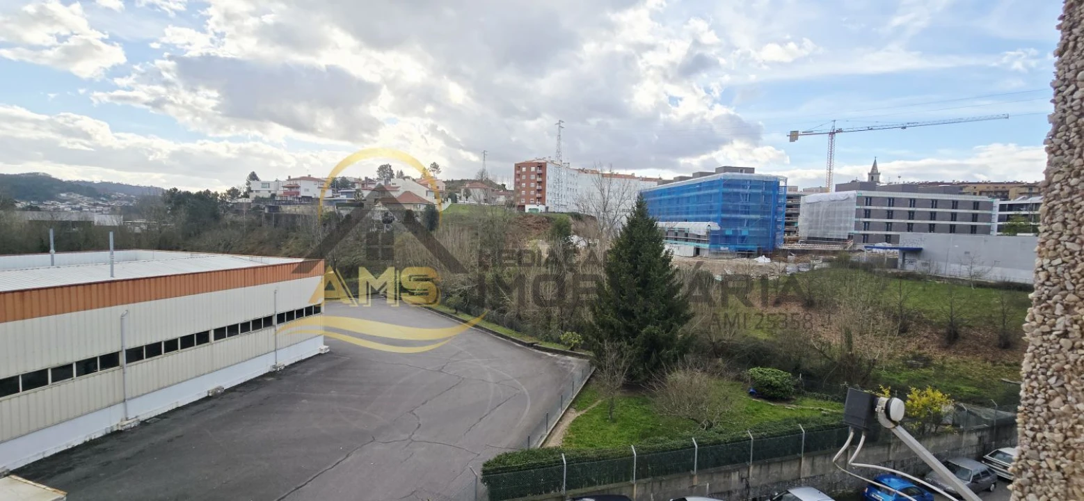 Apartamento T3 para Venda em Quinchães Foto 37