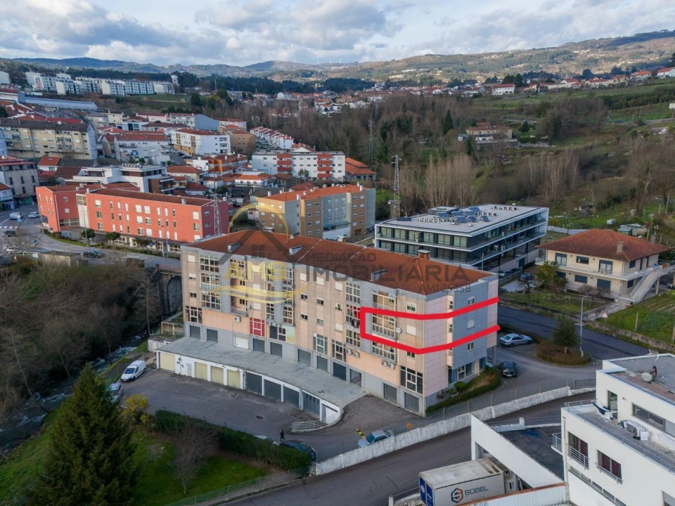 Apartamento T3 para Venda em Quinchães Foto 4