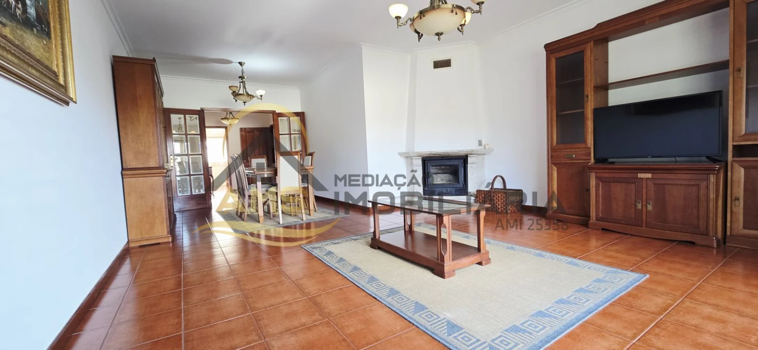 Apartamento T3 para Venda em Quinchães Foto 47