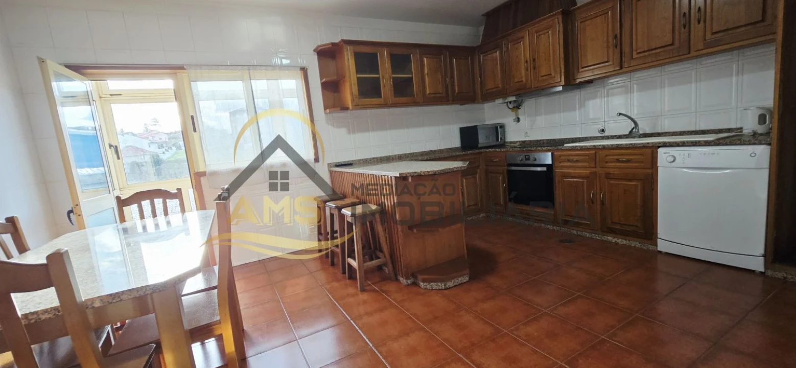 Apartamento T3 para Venda em Quinchães Foto 26