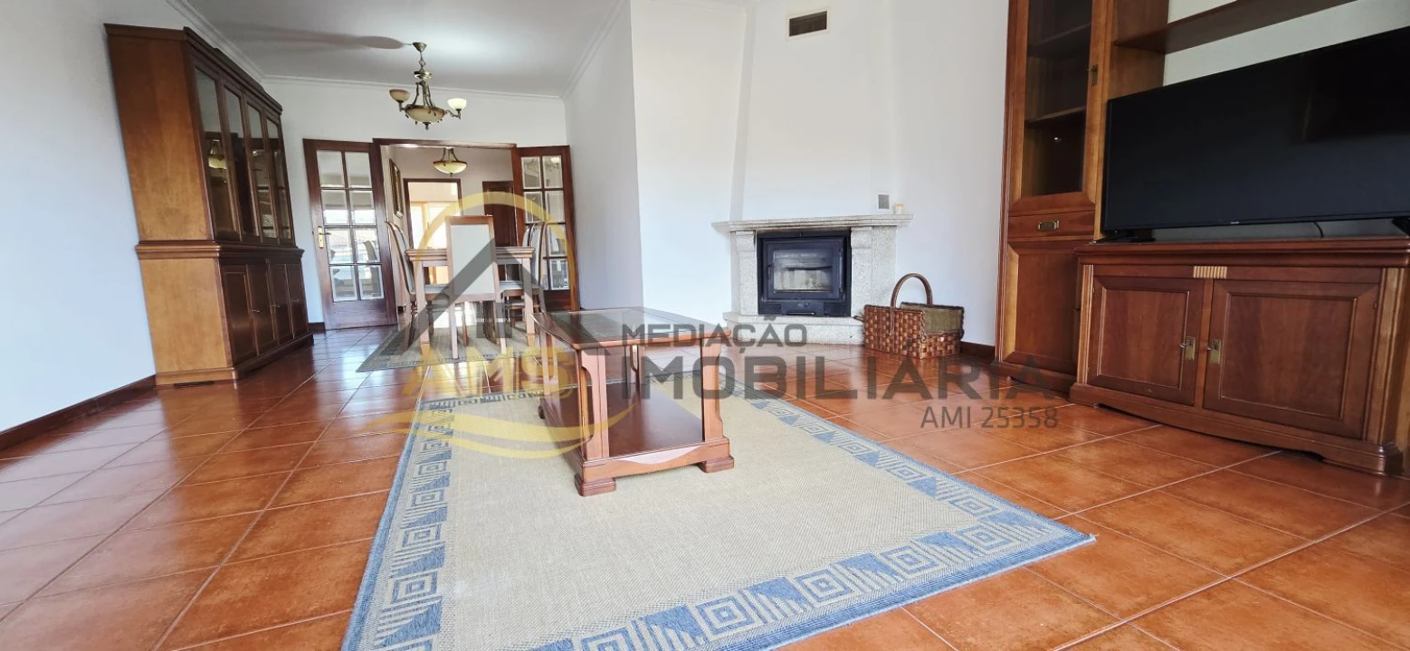 Apartamento T3 para Venda em Quinchães Foto 24