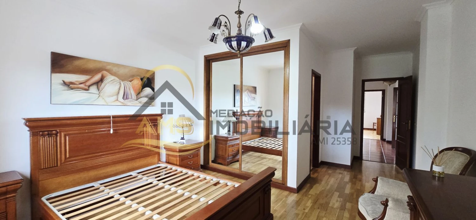 Apartamento T3 para Venda em Quinchães Foto 40